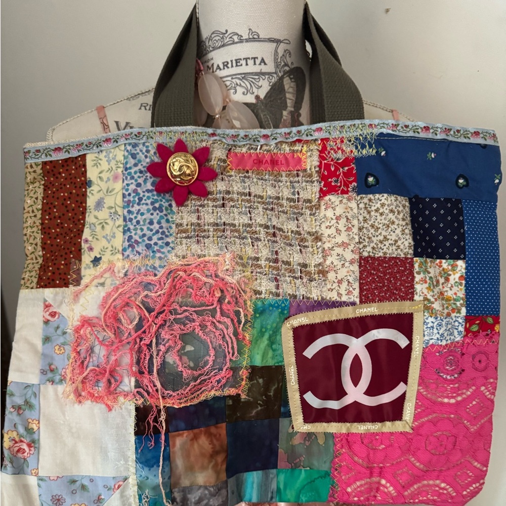 ANNA DRAY CC Tote up cycled Patchwork signed and original, boho style.